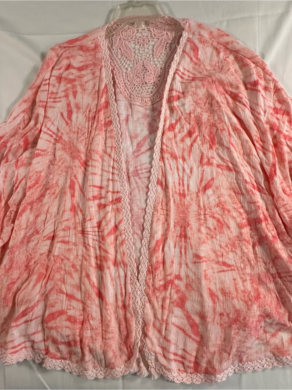 Woman tie-dye kimono Shaw 70s Boho cottage Court hippie crocheted beach Y2K